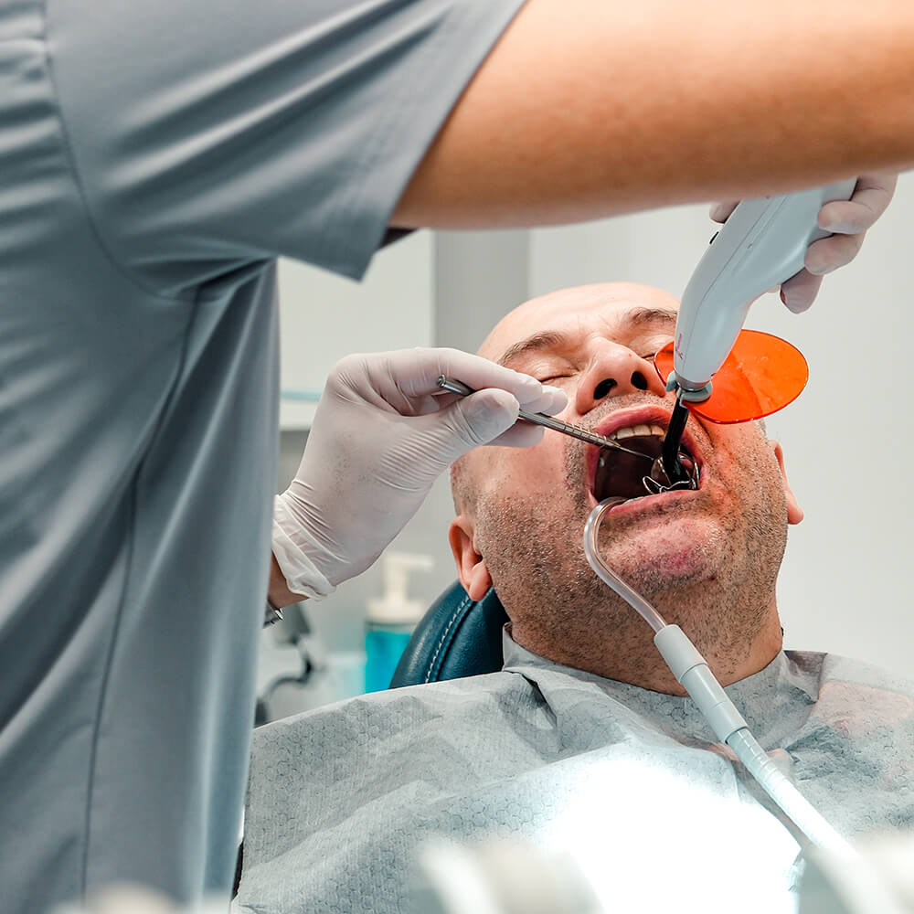 Dentaperla World olarak, tüm hastalarımızın ağız ve diş sağlığı için son teknoloji ekipmanlar kullanıyor, alanında uzman hekimler ile yol alıyoruz.